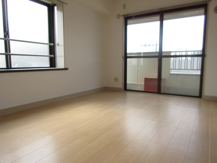 物件内観写真3　(居室)