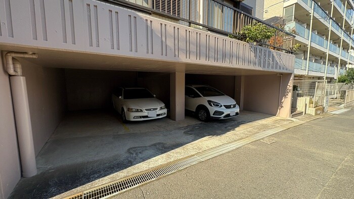 ビ－・エム・シ－ さぎ沼の駐車場