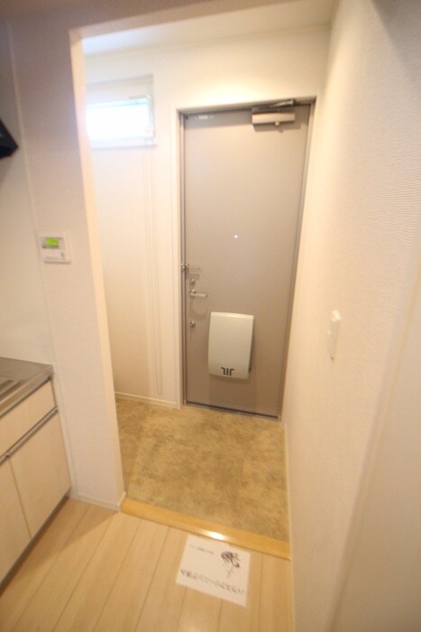 物件内観写真7　(玄関)