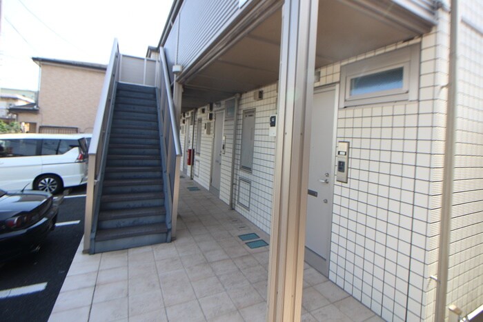 物件外観写真6　(エントランス部分)