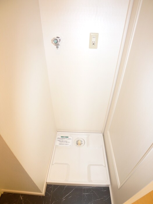 物件内観写真18　(洗濯機置場)