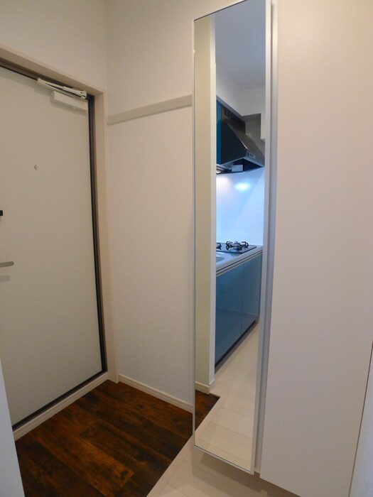 物件内観写真17　(玄関)