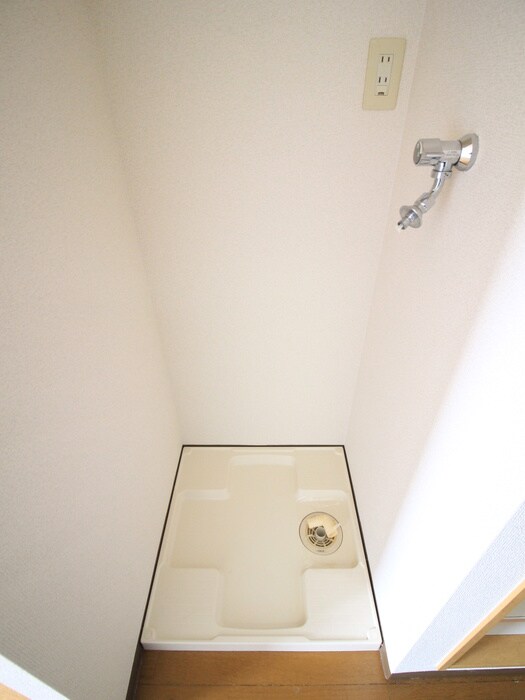 物件内観写真17　(洗濯機置場)