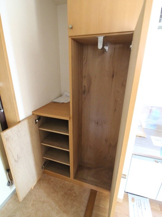 物件内観写真8　(靴箱)