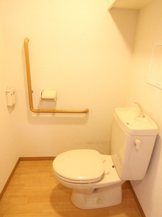 物件内観写真14　(トイレ)