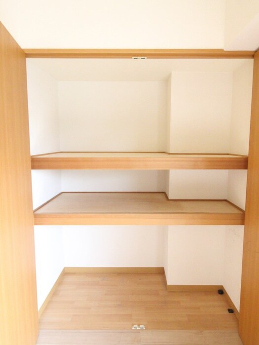 物件内観写真16　(収納)