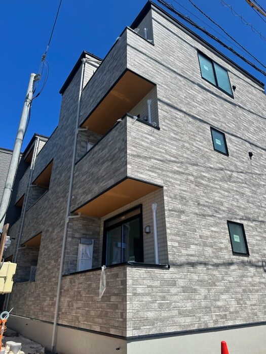 物件外観写真1　(建築中)