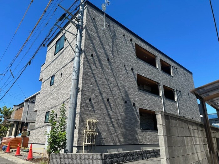 物件外観写真2　(建築中)