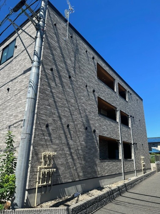 物件外観写真3　(建築中)