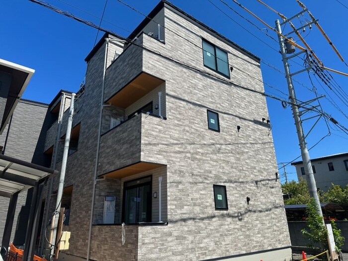 物件外観写真4　(建築中)