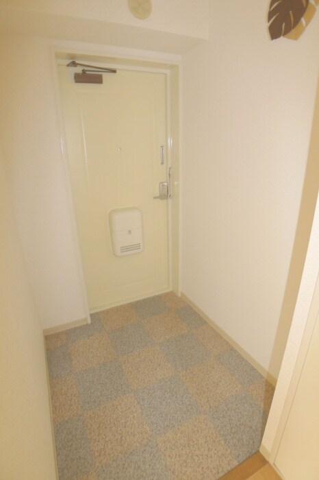 物件内観写真12　(玄関)