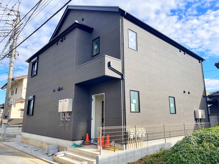 物件外観写真1　(建築中)