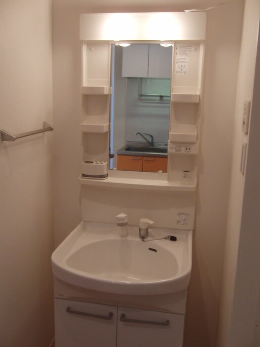 物件内観写真9　(洗面)