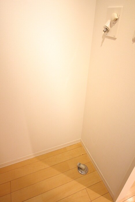 物件内観写真9　(洗濯機置場)