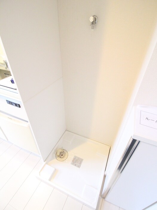 物件内観写真15　(洗濯機置場)