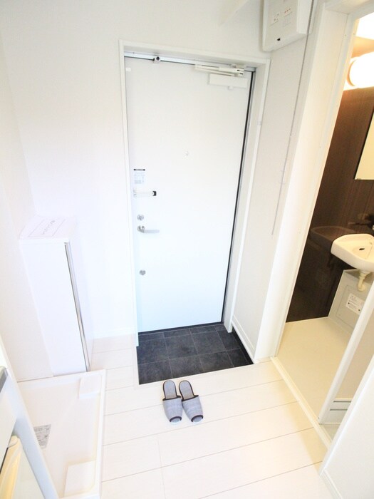 物件内観写真16　(玄関)