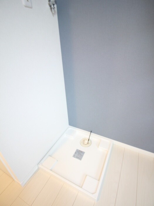 物件内観写真16　(洗濯機置場)