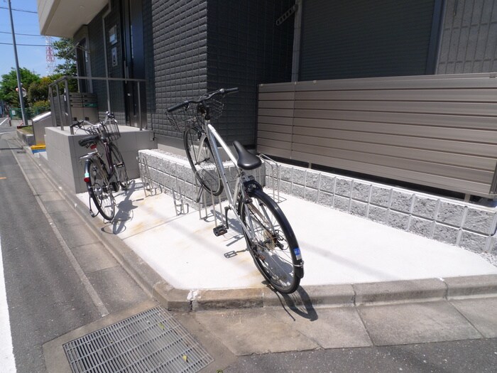 物件外観写真5　(駐輪場)