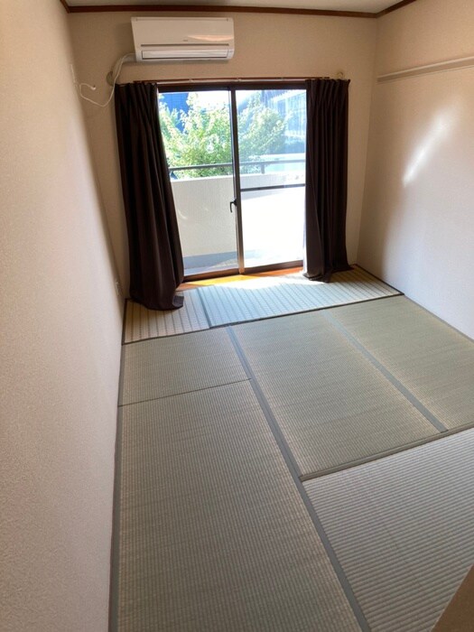 岩井マンションの居室