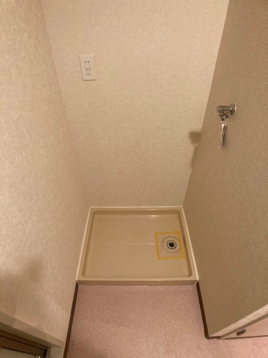 物件内観写真20　(洗濯機置場)