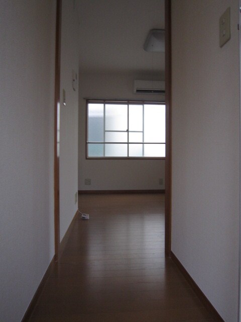 物件内観写真6　(玄関)