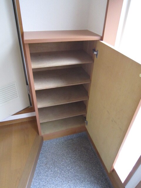 物件内観写真8　(靴箱)