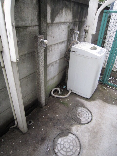 物件内観写真14　(洗濯機置場)