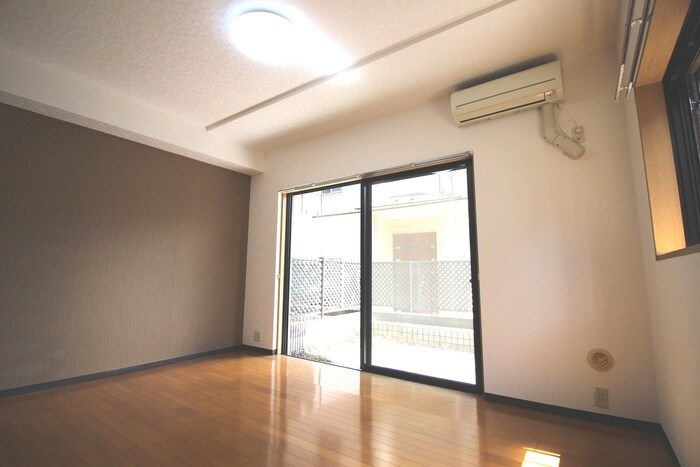 物件内観写真10　(居室)