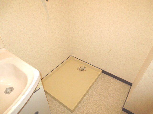 物件内観写真12　(洗濯機置場)