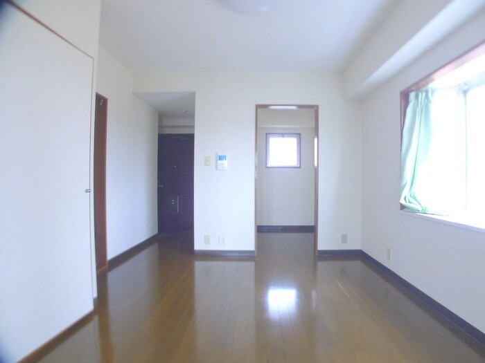 物件内観写真9　(室内からの展望)