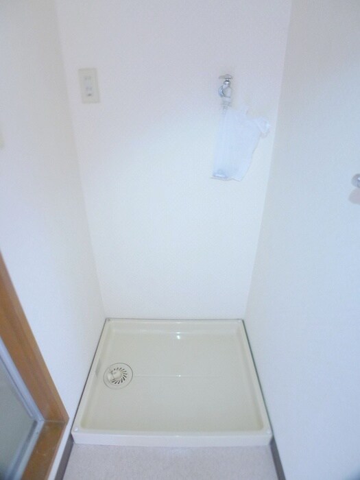 物件内観写真19　(洗濯機置場)