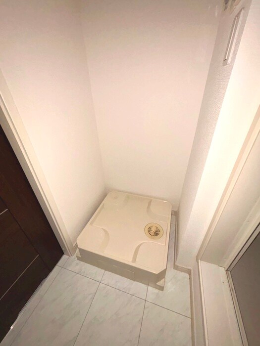 物件内観写真12　(洗濯機置場)