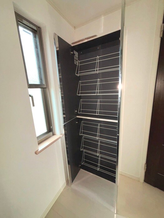 物件内観写真14　(靴箱)