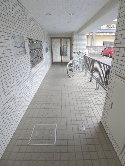 物件外観写真2　(駐輪場)