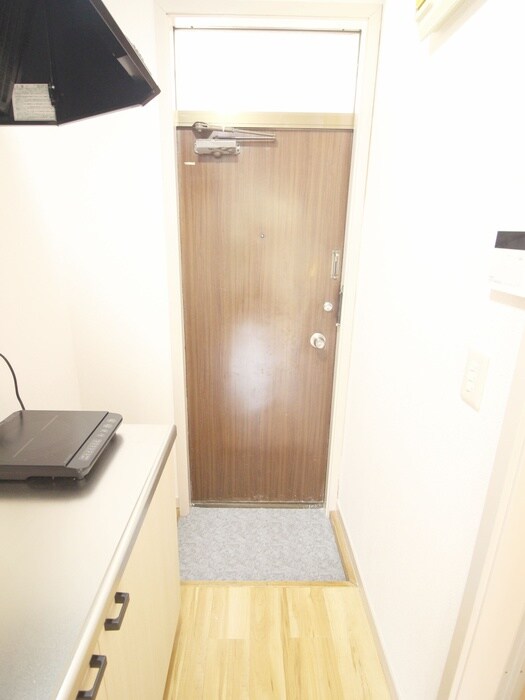 物件内観写真16　(玄関)