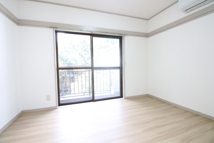 物件内観写真4　(居室)