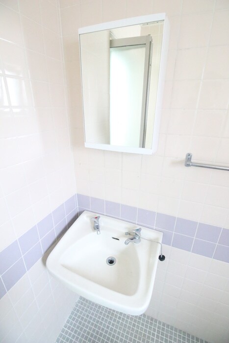 物件内観写真8　(洗面)