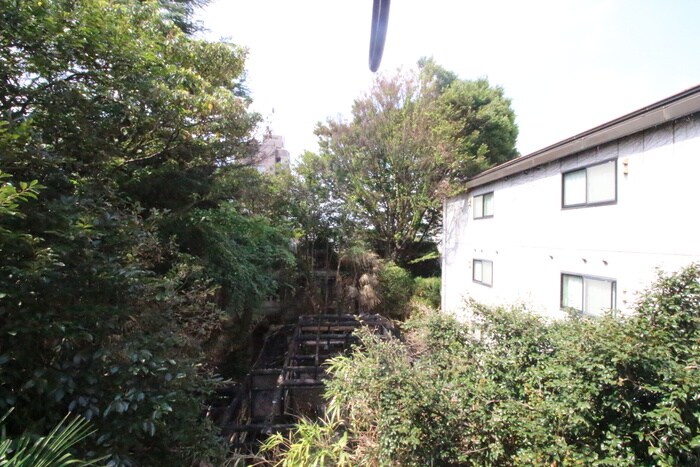 物件内観写真14　(室内からの展望)