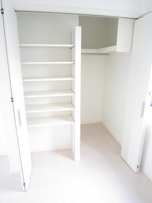 物件内観写真12　(収納)