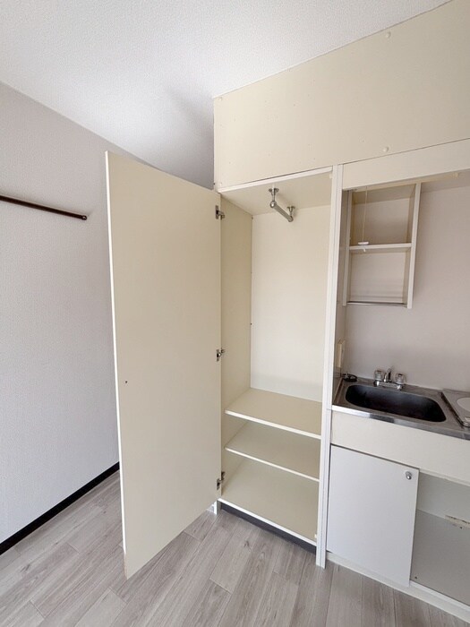 物件内観写真12　(収納)