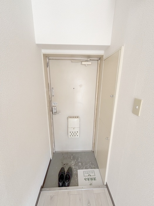 物件内観写真15　(玄関)