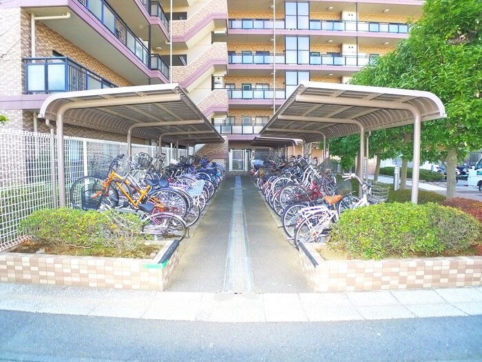 物件外観写真5　(駐輪場)