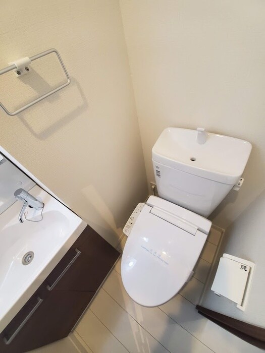 物件内観写真14　(トイレ)