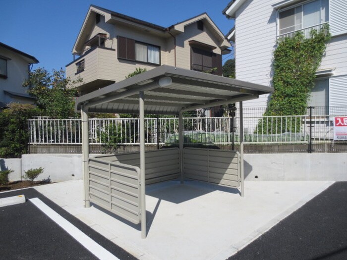 物件外観写真3　(駐輪場)