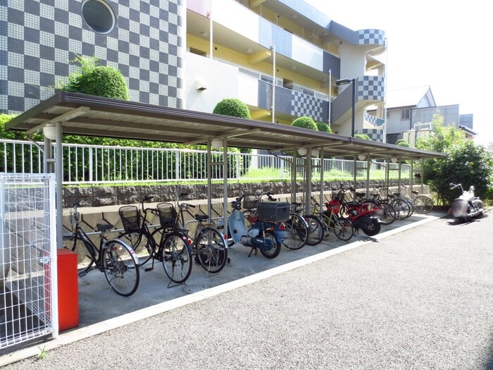 物件外観写真5　(駐輪場)