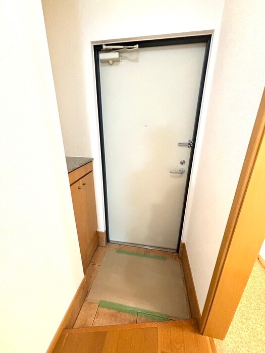 物件内観写真16　(玄関)