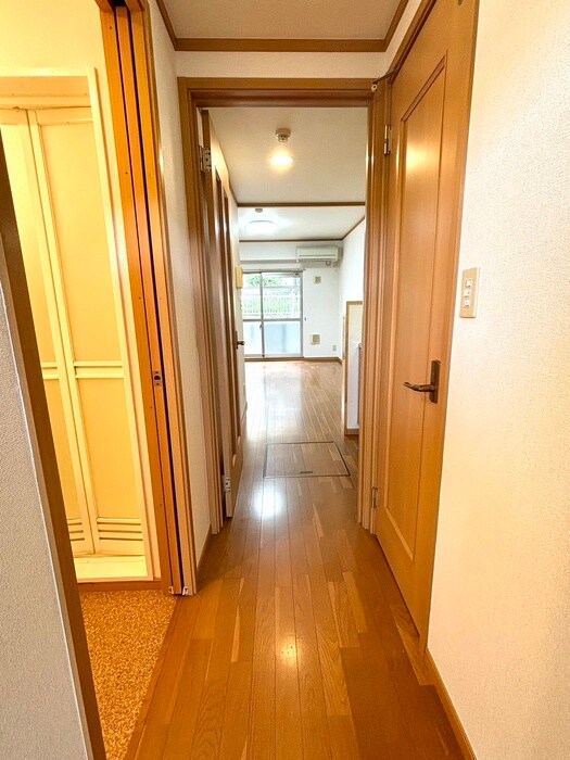 物件内観写真18　(廊下)