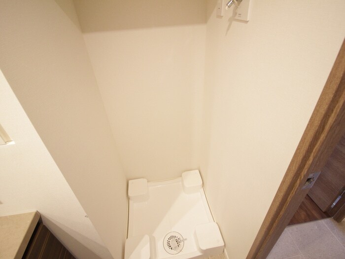 物件内観写真14　(洗濯機置場)