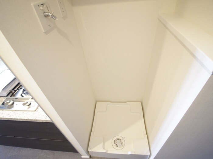 物件内観写真14　(洗濯機置場)