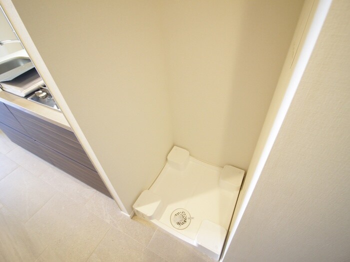 物件内観写真14　(洗濯機置場)